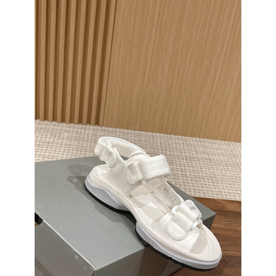  Balenciaga Slippers