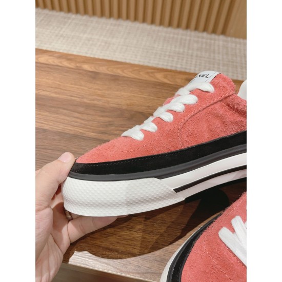 CHANEL Sneakers
