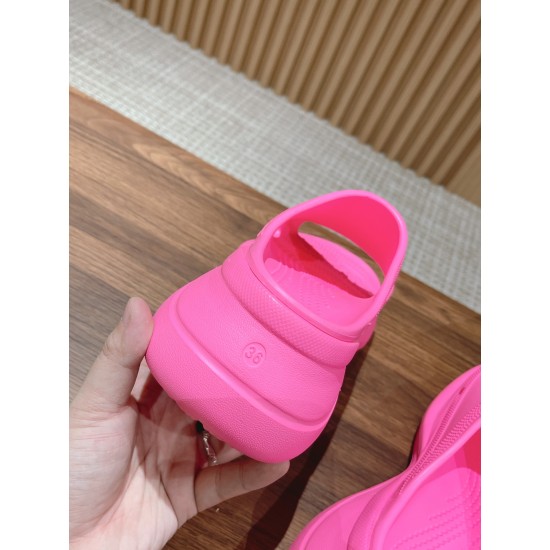  Balenciaga Slippers