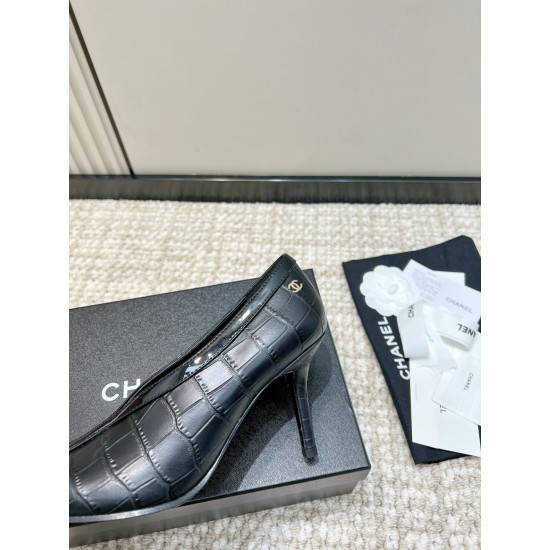 CHANEL Pumps and Slingbacks