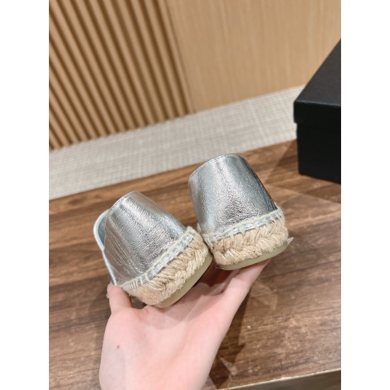 CHANEL Espadrilles