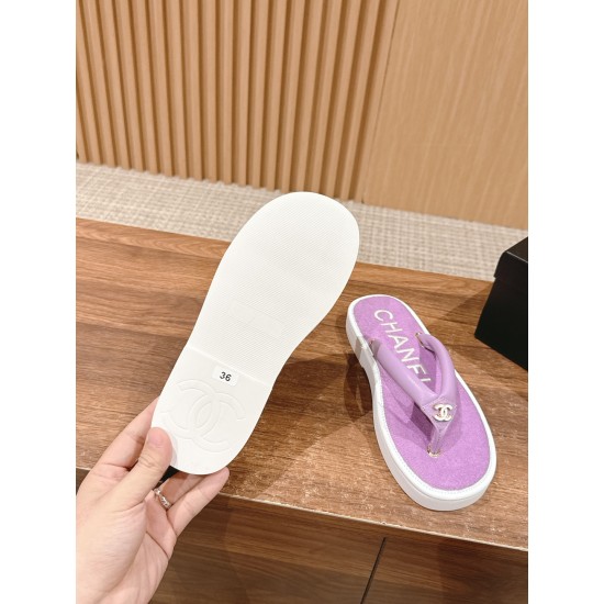 CHANEL Slippers