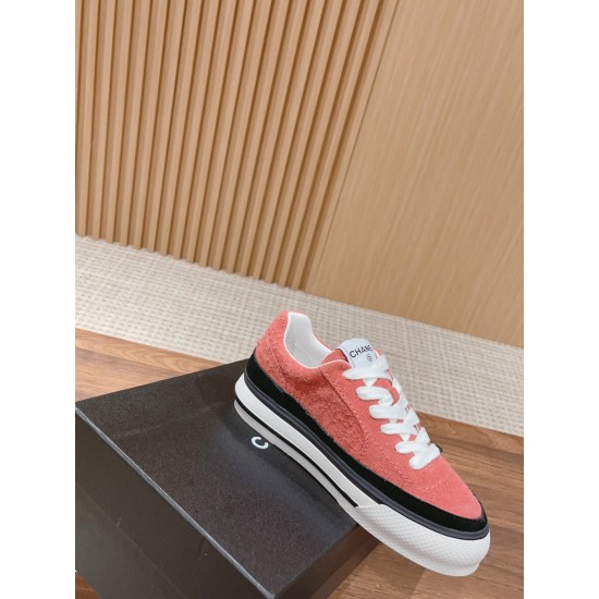 CHANEL Sneakers