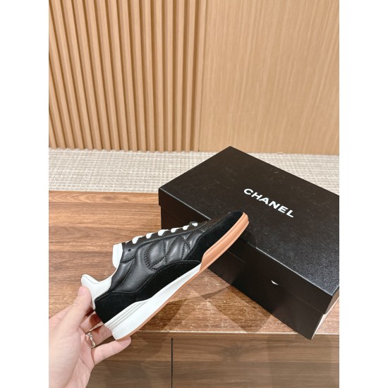 CHANEL Sneakers