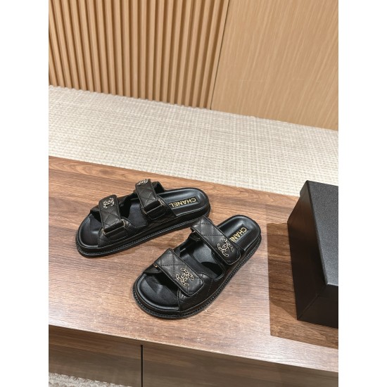 CHANEL Slippers