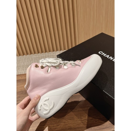 CHANEL Sneakers