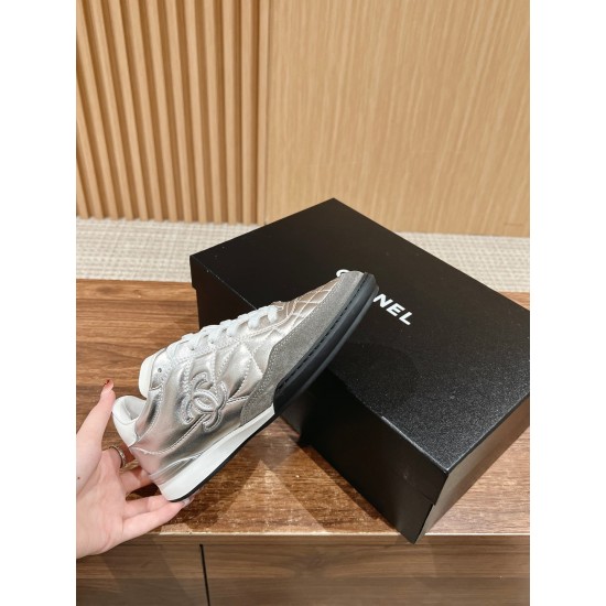 CHANEL Sneakers