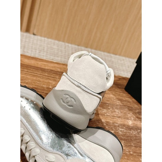CHANEL Sneakers