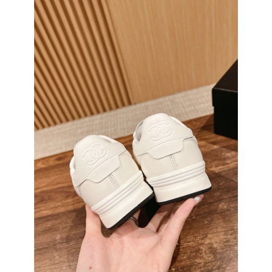 CHANEL Sneakers