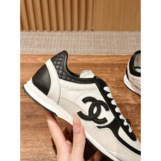 CHANEL Sneakers