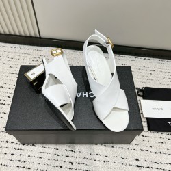 CHANEL Pumps and Slingbacks
