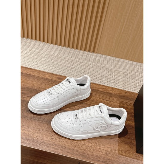 CHANEL Sneakers