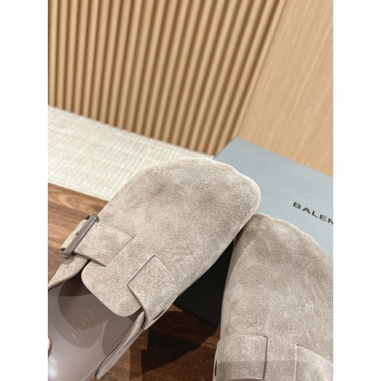  Balenciaga Slippers