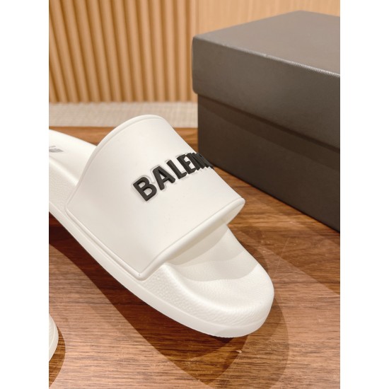  Balenciaga Slippers