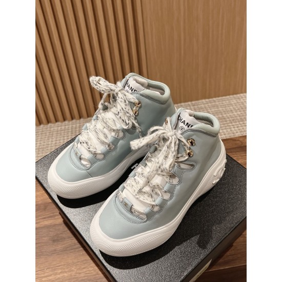 CHANEL Sneakers