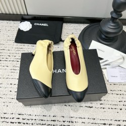 CHANEL Pumps and Slingbacks