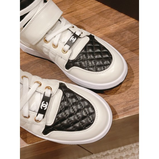 CHANEL Boots