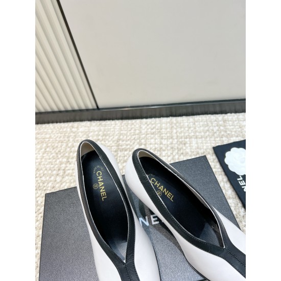 CHANEL Pumps and Slingbacks