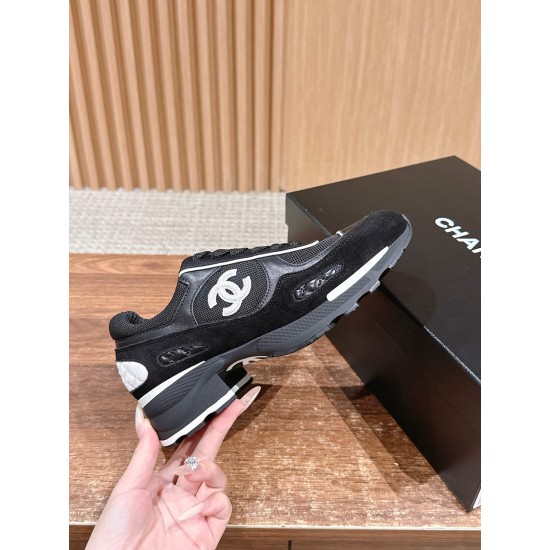 CHANEL Sneakers