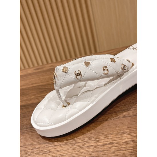 CHANEL Slippers