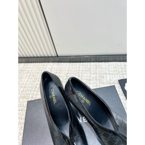 CHANEL Pumps and Slingbacks