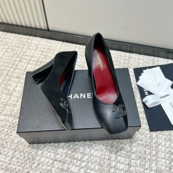 CHANEL Pumps and Slingbacks