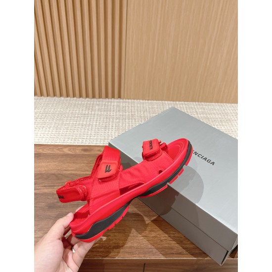  Balenciaga Slippers