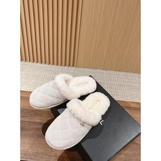 CHANEL Slippers
