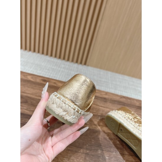CHANEL Espadrilles