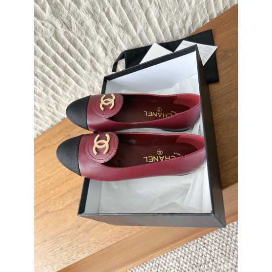 CHANEL Loafers