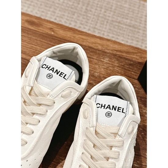 CHANEL Sneakers
