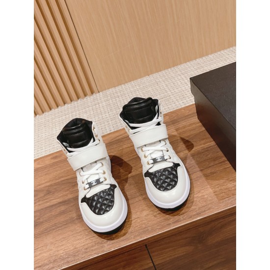 CHANEL Boots