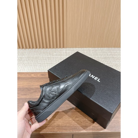 CHANEL Sneakers