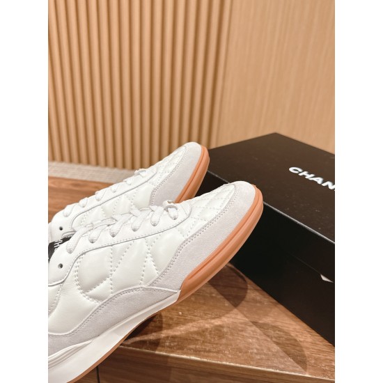CHANEL Sneakers