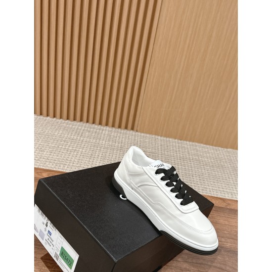 CHANEL Sneakers