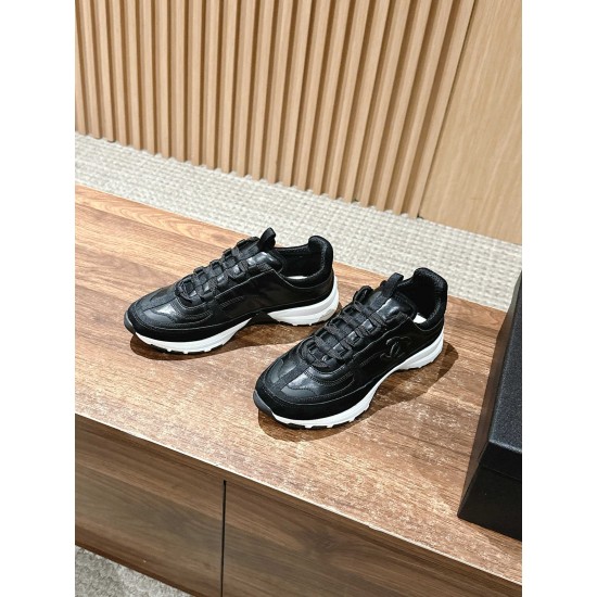 CHANEL Sneakers