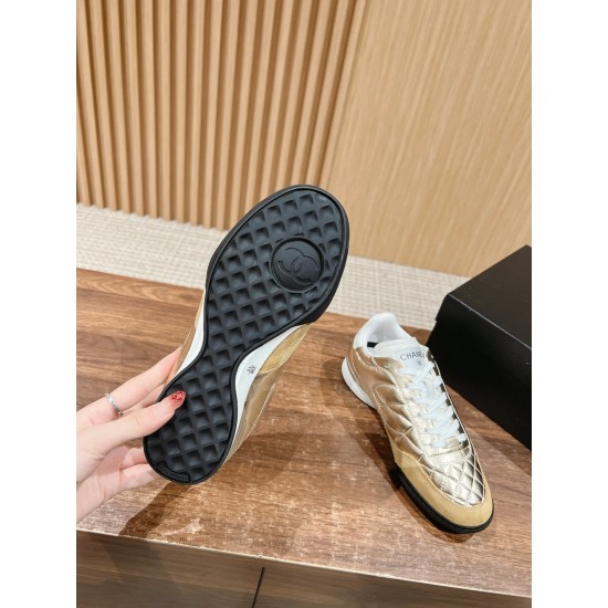CHANEL Sneakers