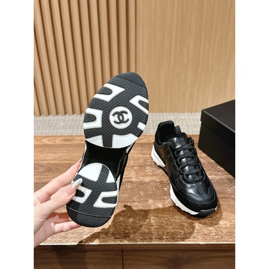CHANEL Sneakers