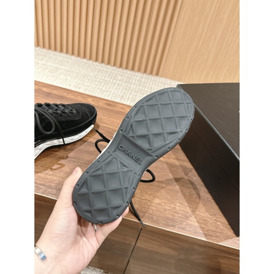 CHANEL Sneakers