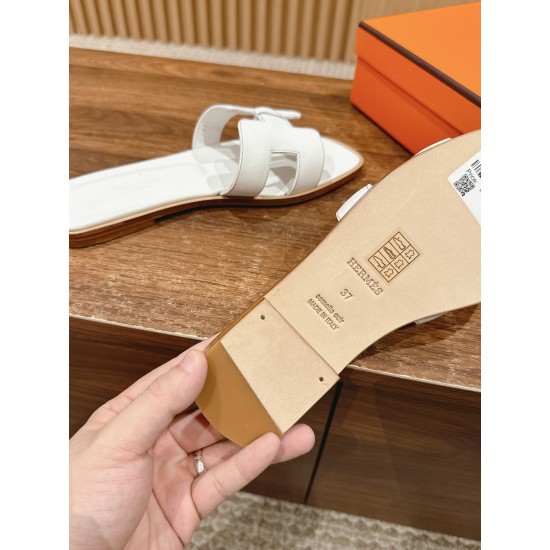 Hermes Slippers