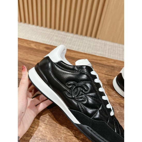 CHANEL Sneakers