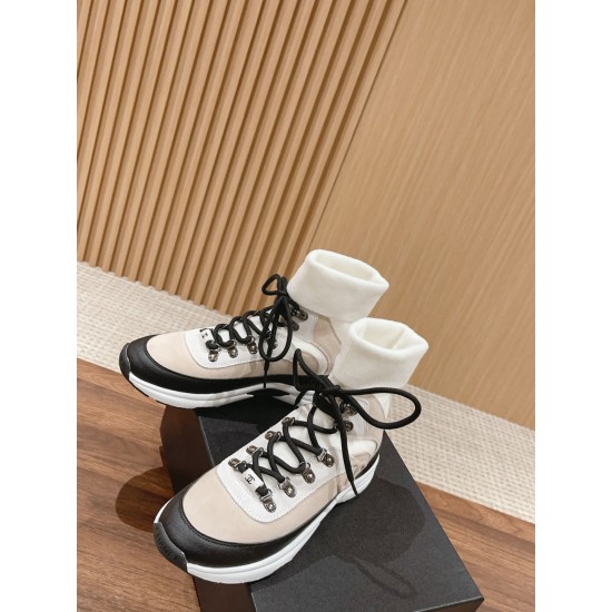 CHANEL Sneakers