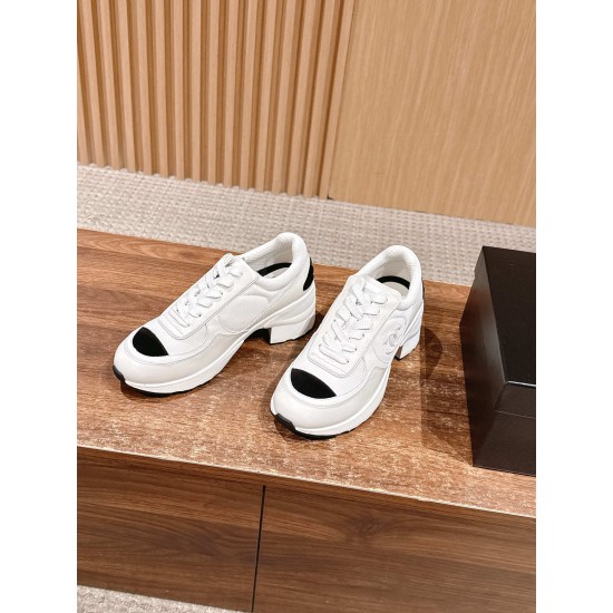 CHANEL Sneakers