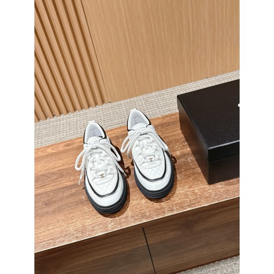 CHANEL Sneakers