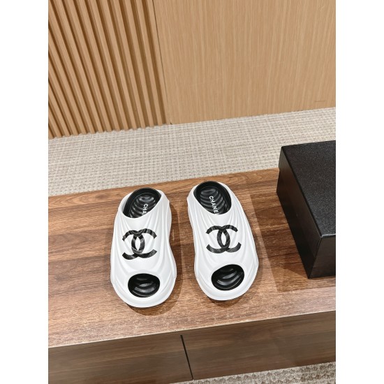 CHANEL Slippers