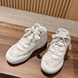 CHANEL Sneakers