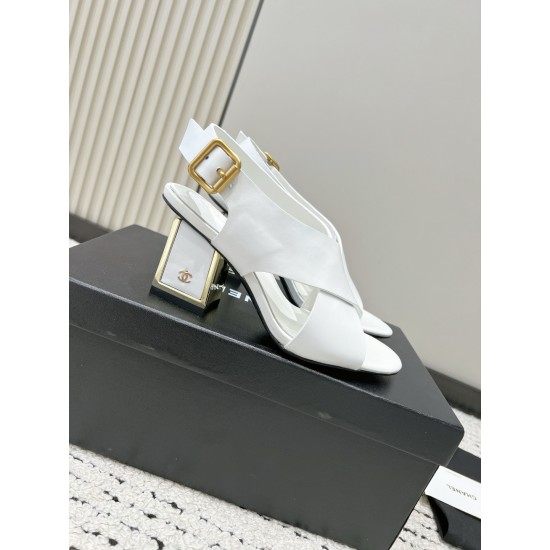 CHANEL Pumps and Slingbacks