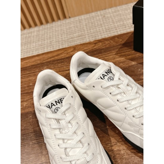 CHANEL Sneakers