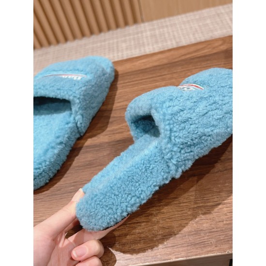  Balenciaga Slippers