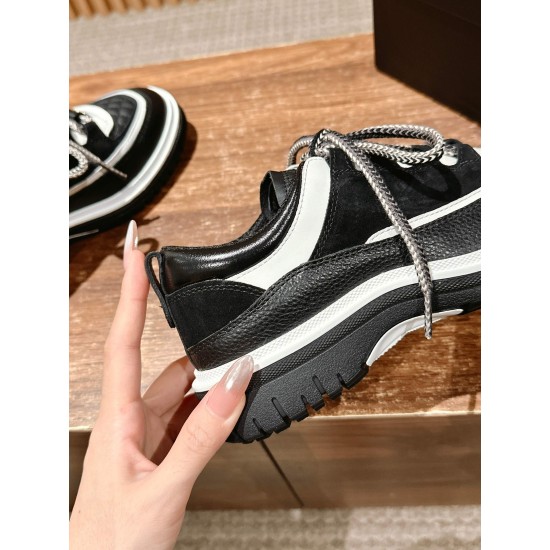 CHANEL Sneakers